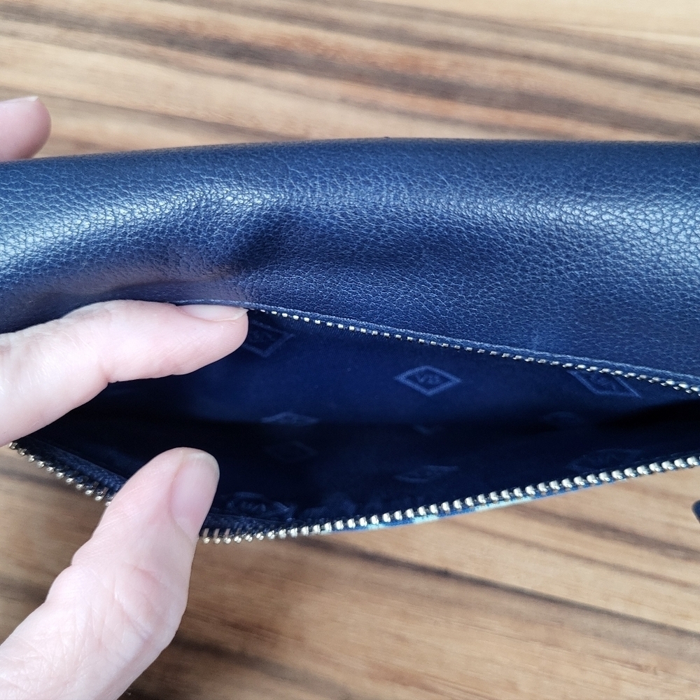 Vera Bradley Navy & Sky Blue Print Wallet, EUC - Picture 5 of 11